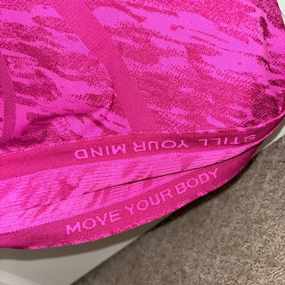 Lululemon Swiftly Tech Short Sleeve Shirt - Picture 4 of 4